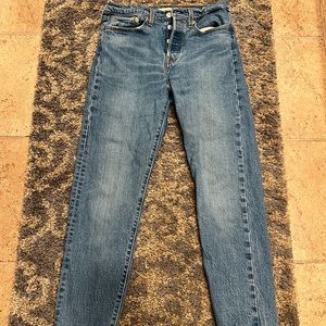 Levi’s Wedgie Fit- Size 28